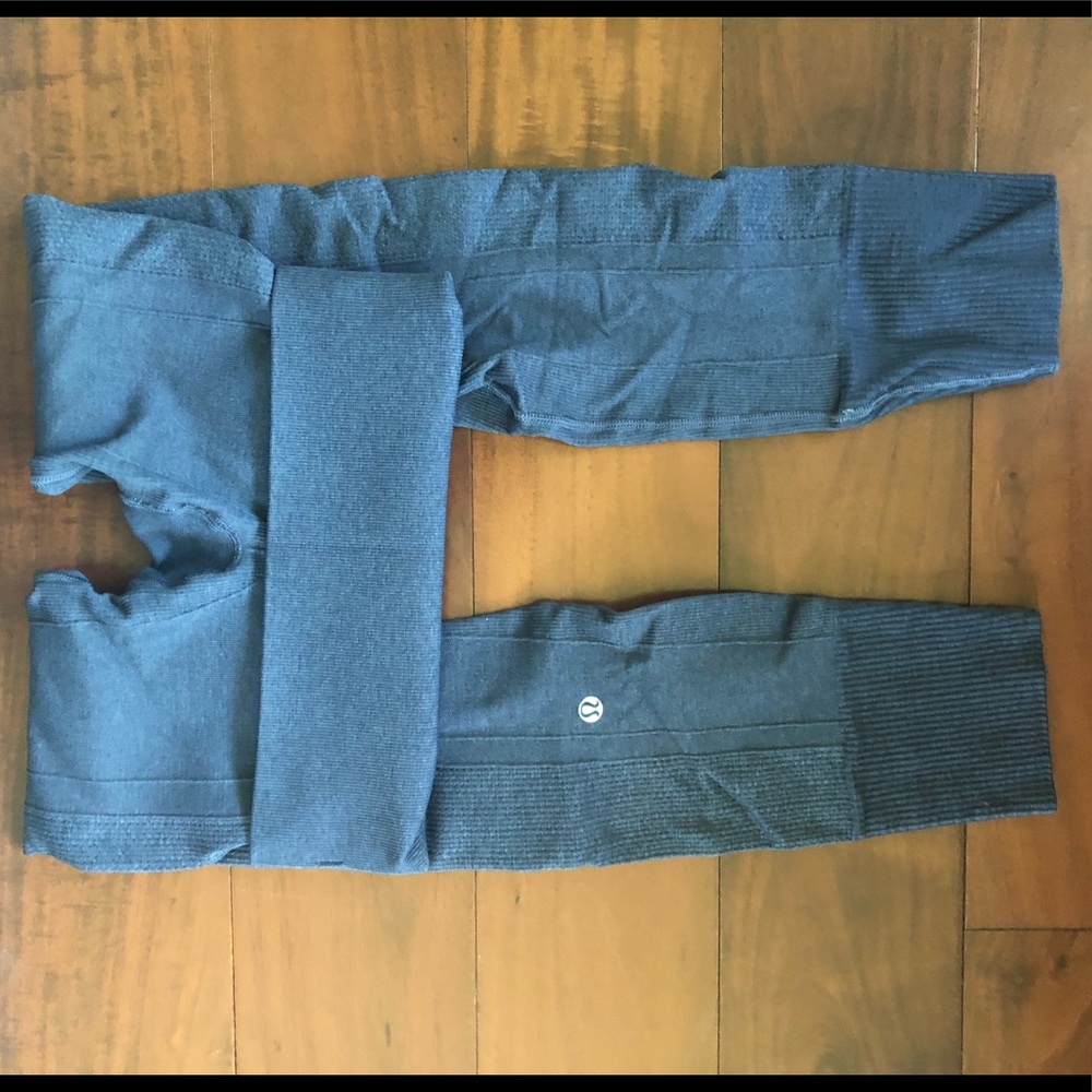 Lululemon yoga pants, size 4